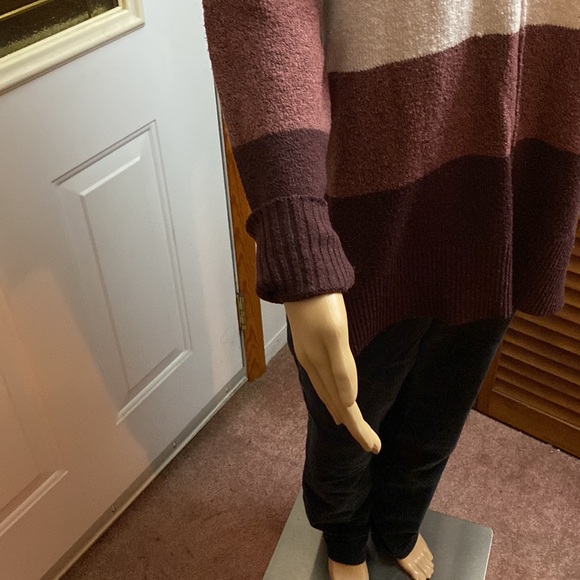 GUC - Ana - Color Block Sweater - Size Medium - Picture 6 of 10